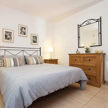 Villa Puerto Del Carmen Sleeps 6 Air Con Wifi *