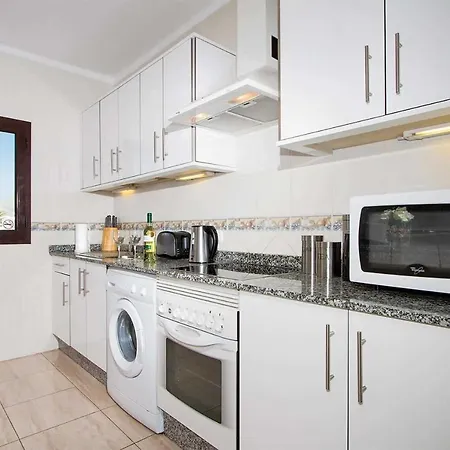 Villa Puerto Del Carmen Sleeps 6 Air Con Wifi Puerto del Carmen (Lanzarote)
